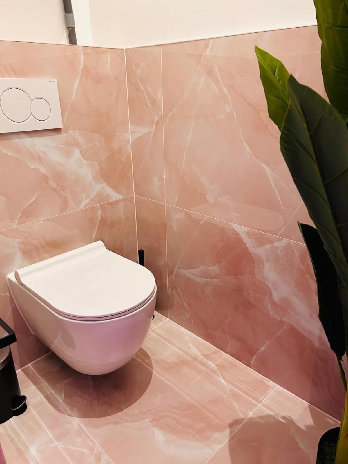 Apartment Intimate Escape - Seaside - Bath - Wifi - Ac Nizza